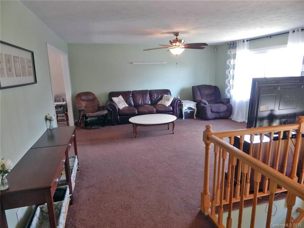 115 Applewood Drive - Photo 6