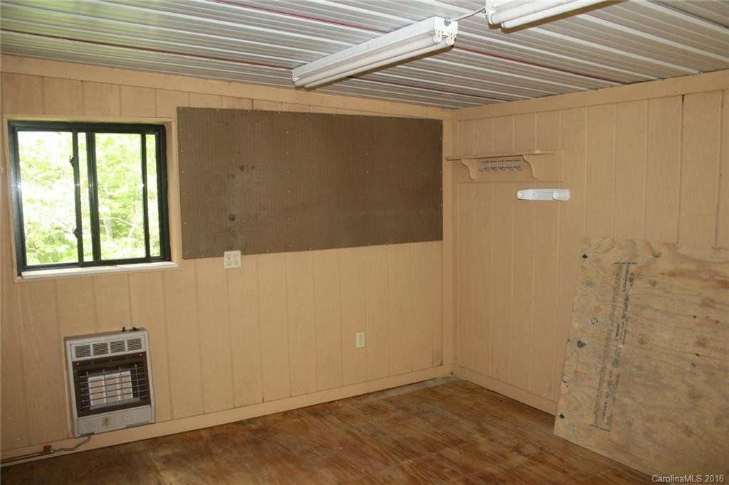 115 Continental Drive - Photo 13