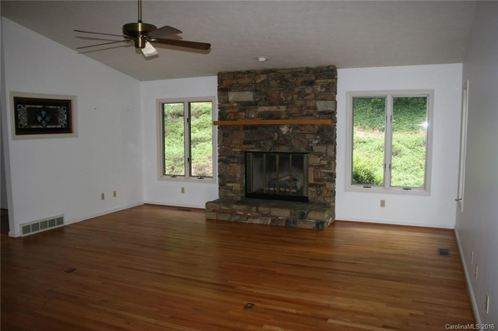 115 Continental Drive - Photo 3