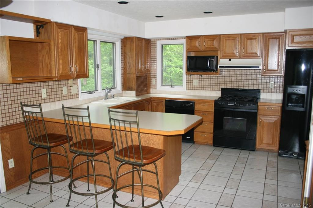 115 Continental Drive - Photo 7