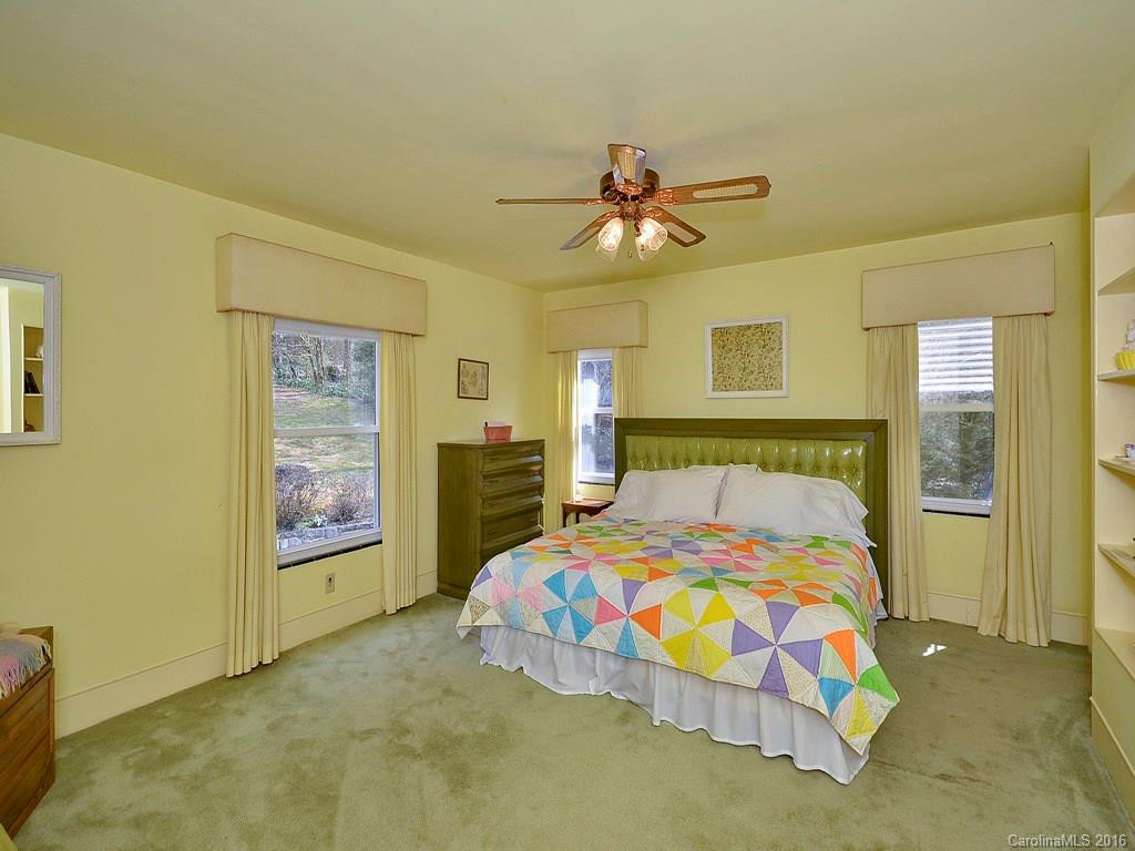 2618 Haywood Road - Photo 17
