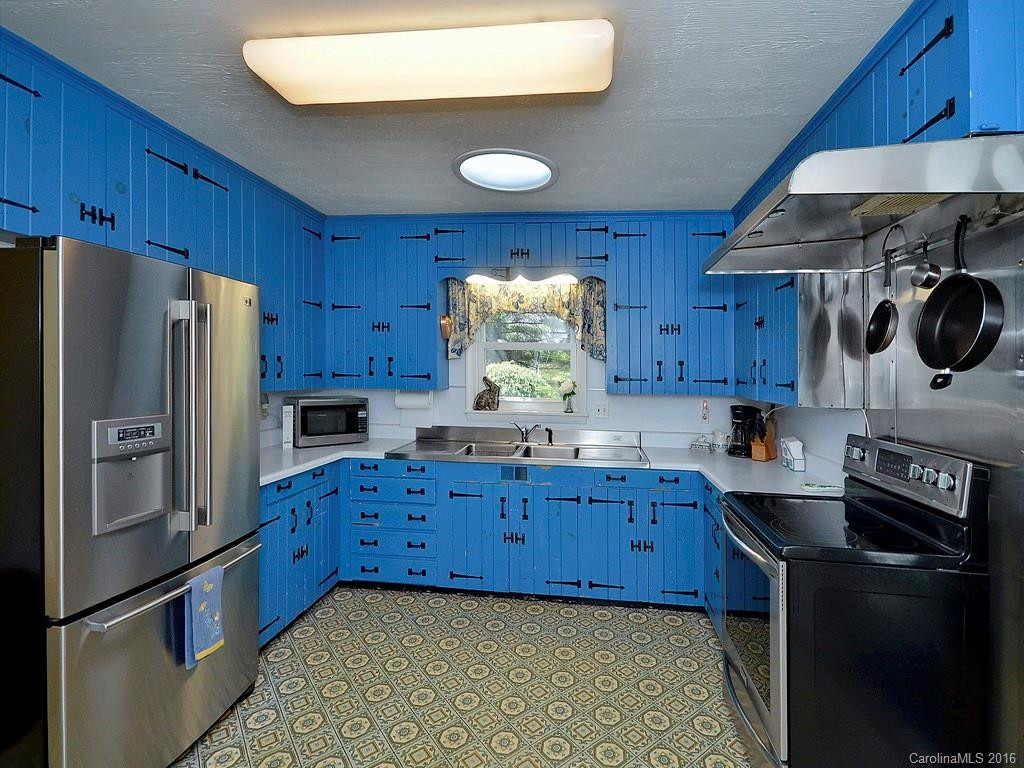 2618 Haywood Road - Photo 8