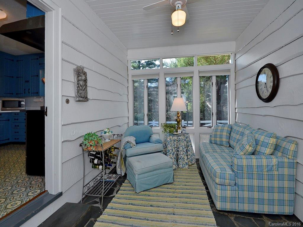 2618 Haywood Road - Photo 10