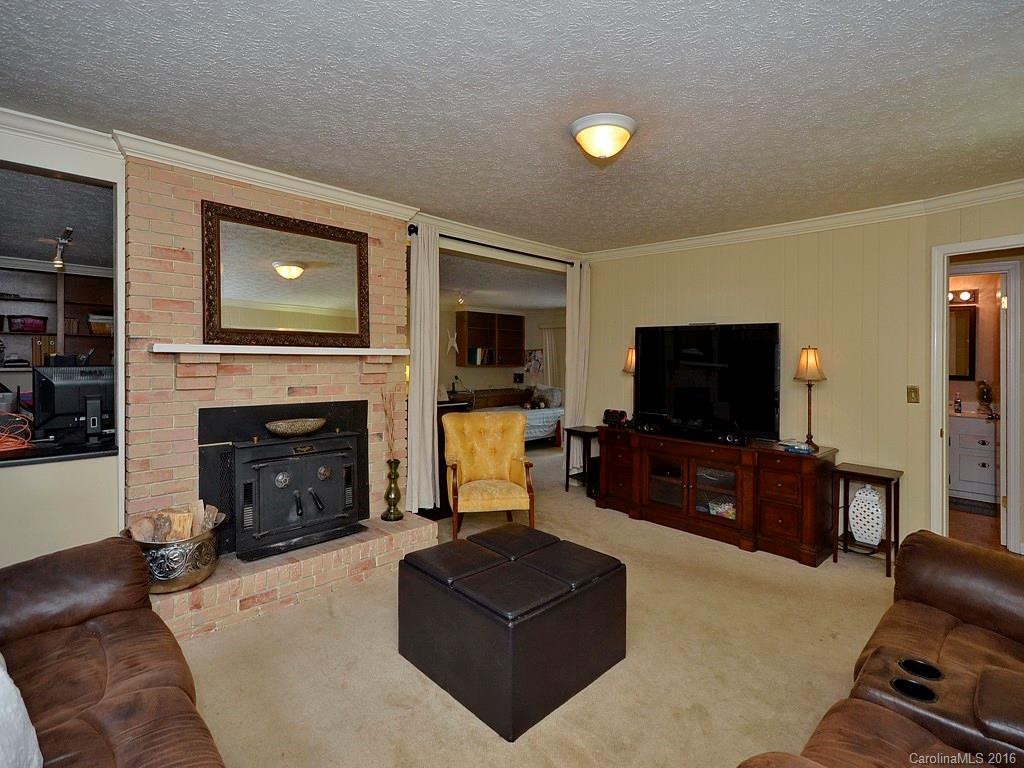 141 Ridgewood Place - Photo 2