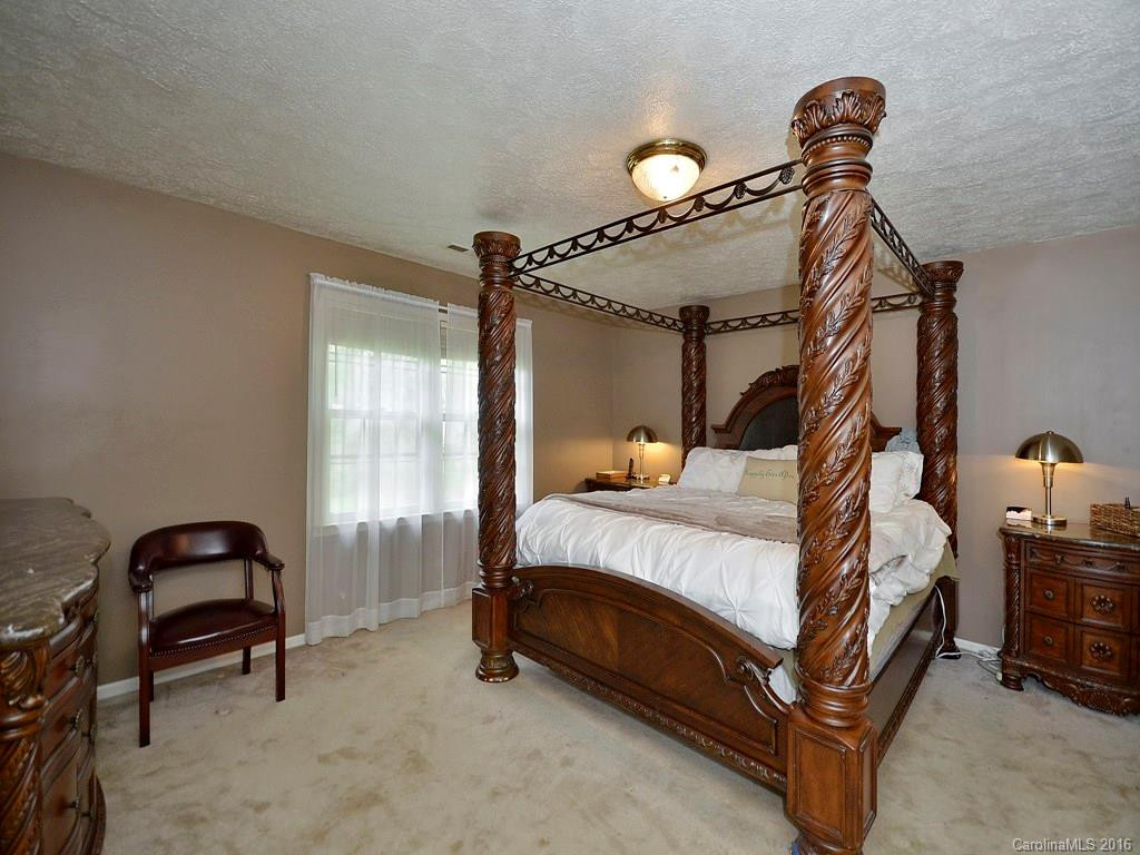 141 Ridgewood Place - Photo 12