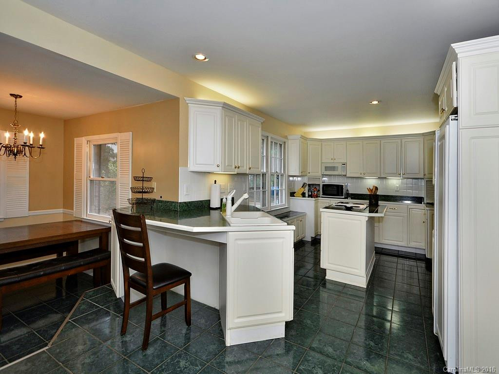 141 Ridgewood Place - Photo 6