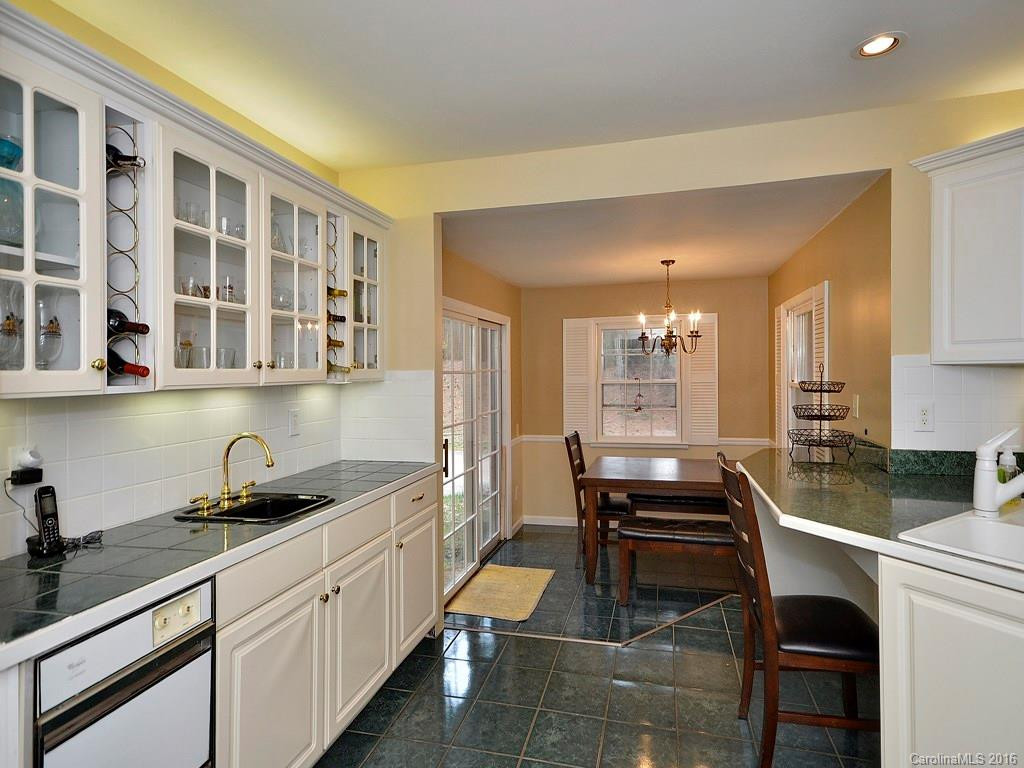 141 Ridgewood Place - Photo 8