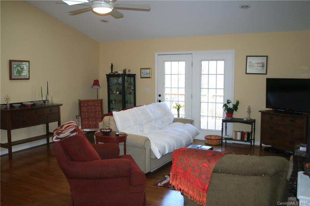 5 Burnette Drive - Photo 4
