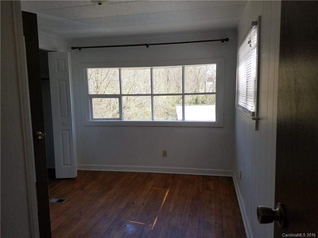 46 Parkwood Avenue - Photo 8