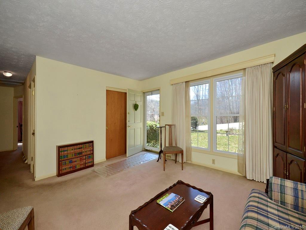 108 Botany Drive - Photo 3