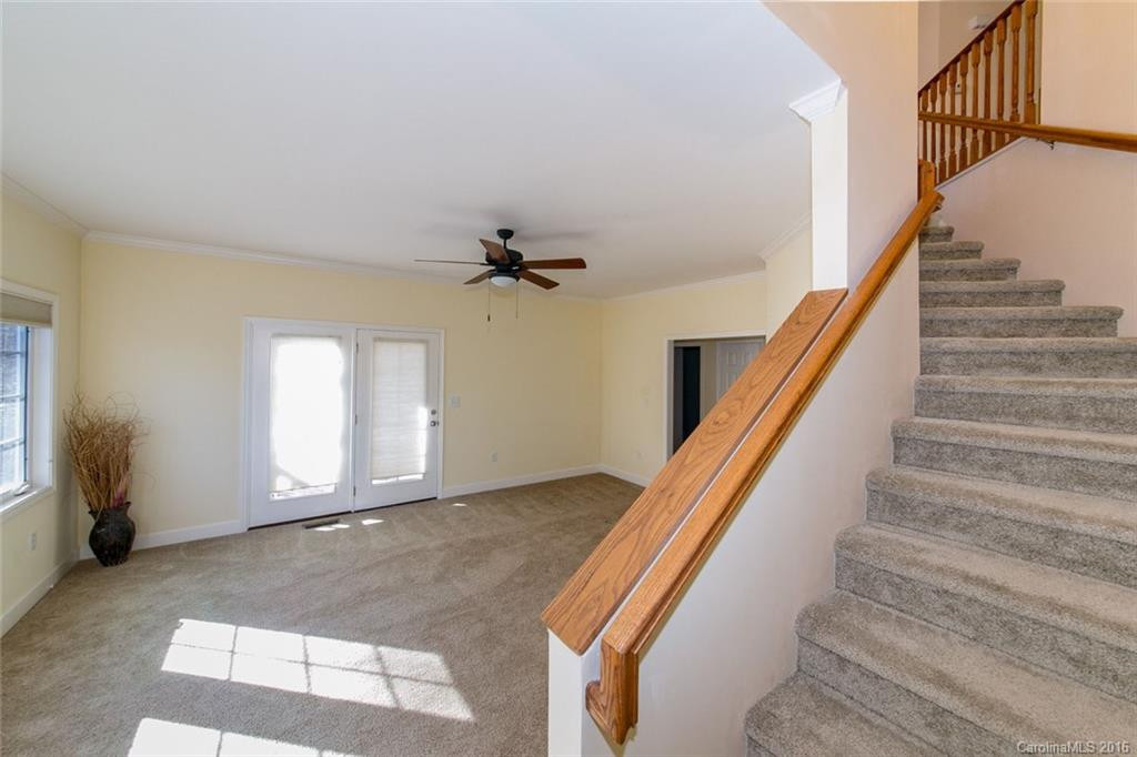 63 Spring Heights Court #23 - Photo 16
