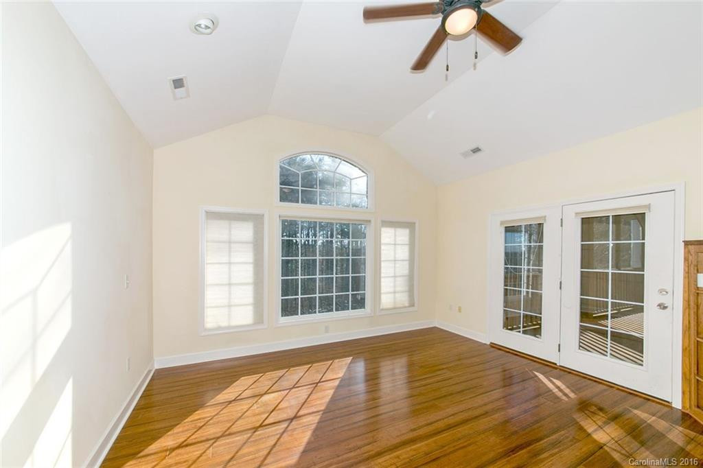 63 Spring Heights Court #23 - Photo 3