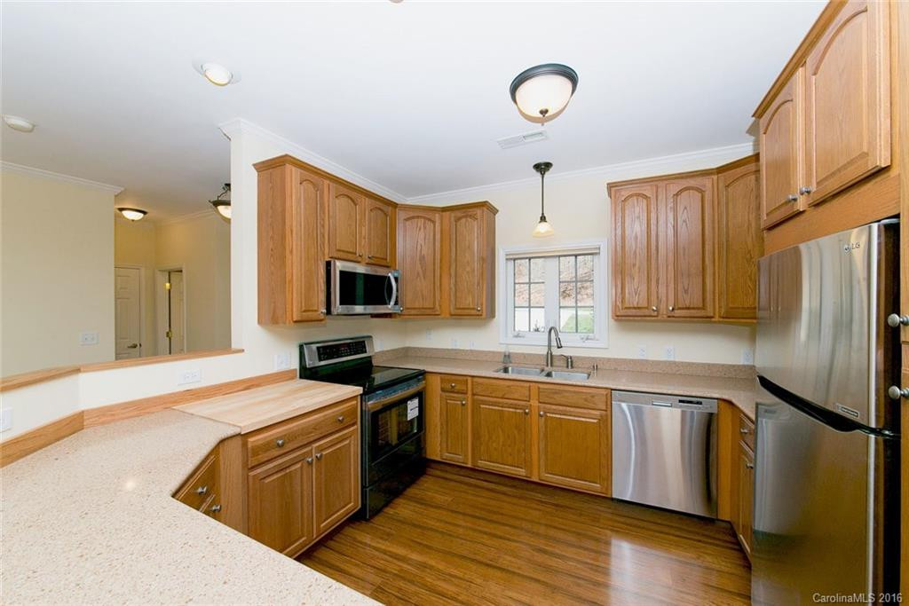 63 Spring Heights Court #23 - Photo 5