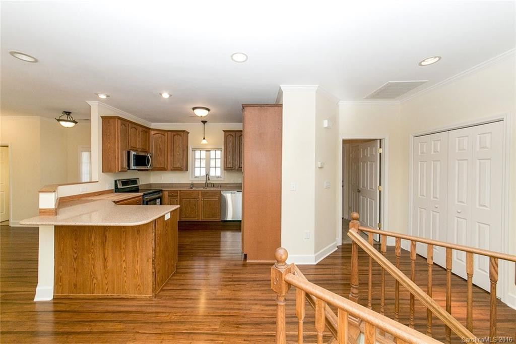 63 Spring Heights Court #23 - Photo 6