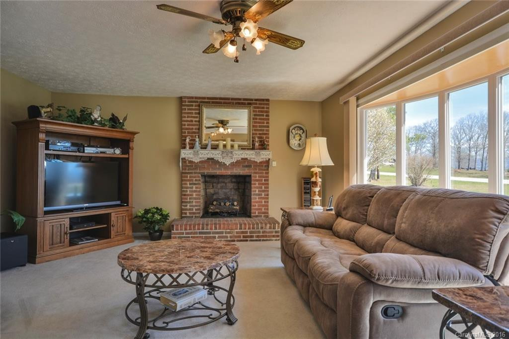 521 Alexander Road - Photo 4