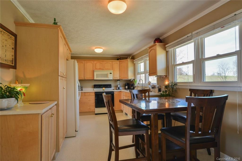 521 Alexander Road - Photo 5
