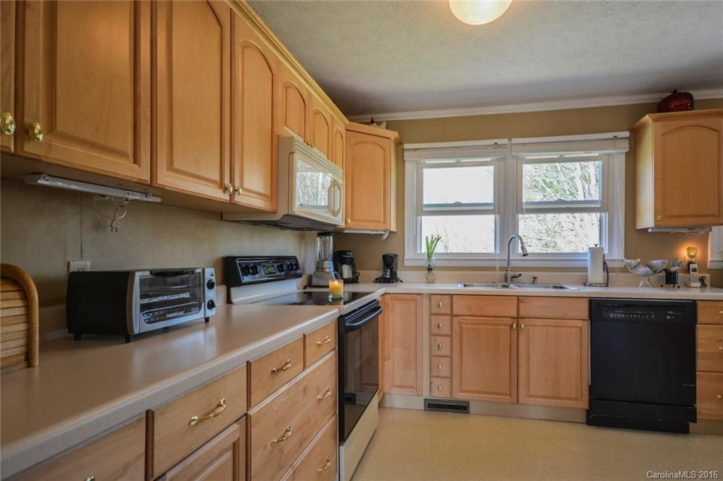 521 Alexander Road - Photo 6