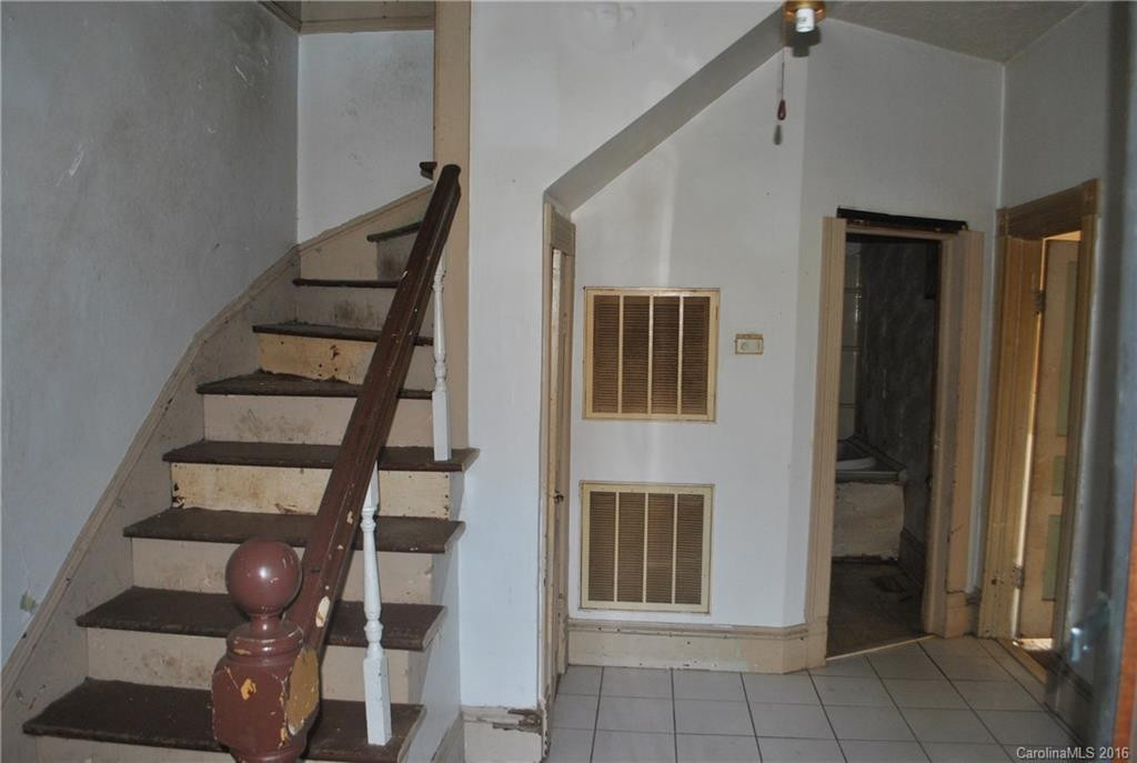 9 Oak Street - Photo 8