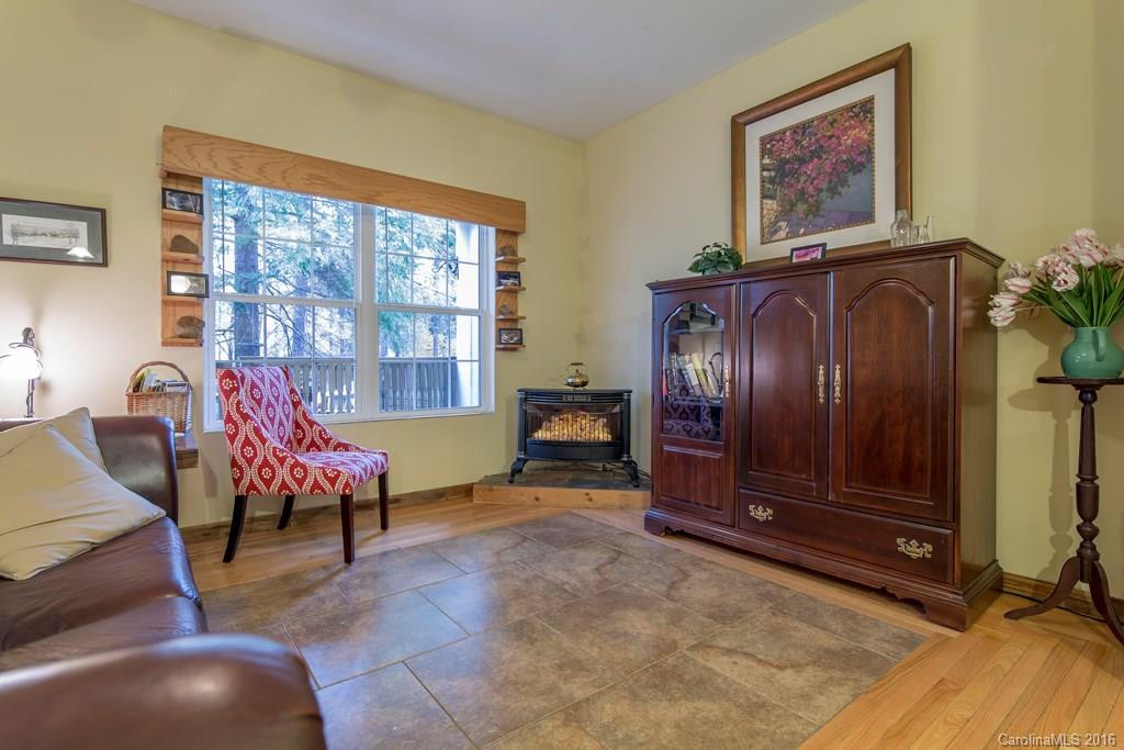 276 Tee Smith Drive - Photo 2