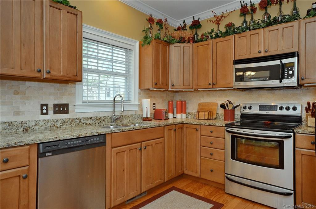 213 Christina Court - Photo 6