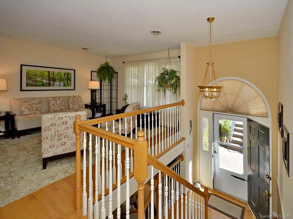 137 Brandon Road - Photo 2