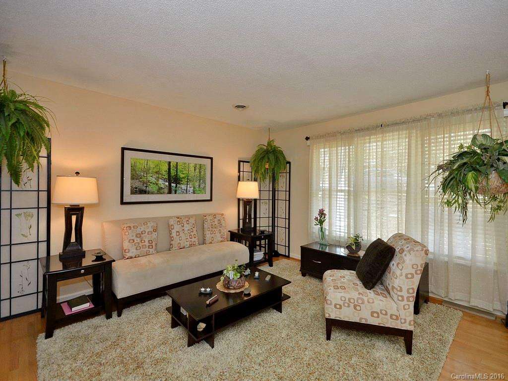 137 Brandon Road - Photo 3