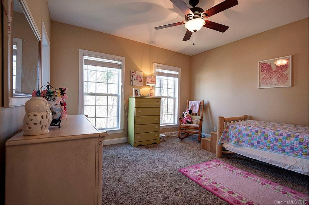 8 Surrey Green Drive - Photo 13