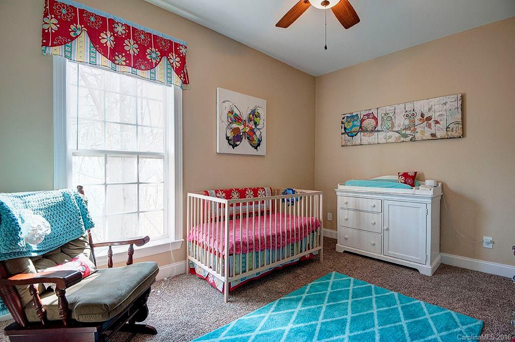 8 Surrey Green Drive - Photo 14