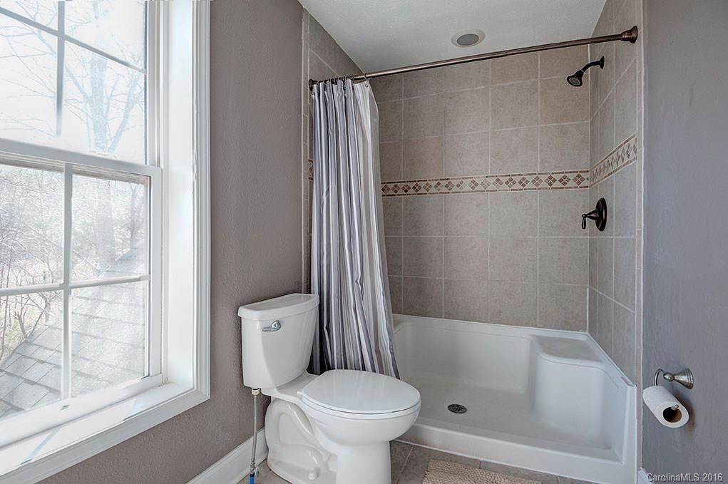 8 Surrey Green Drive - Photo 19