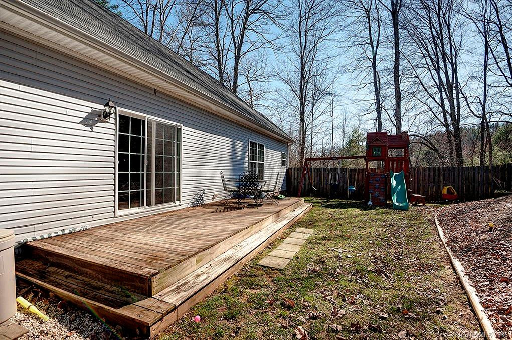 8 Surrey Green Drive - Photo 3
