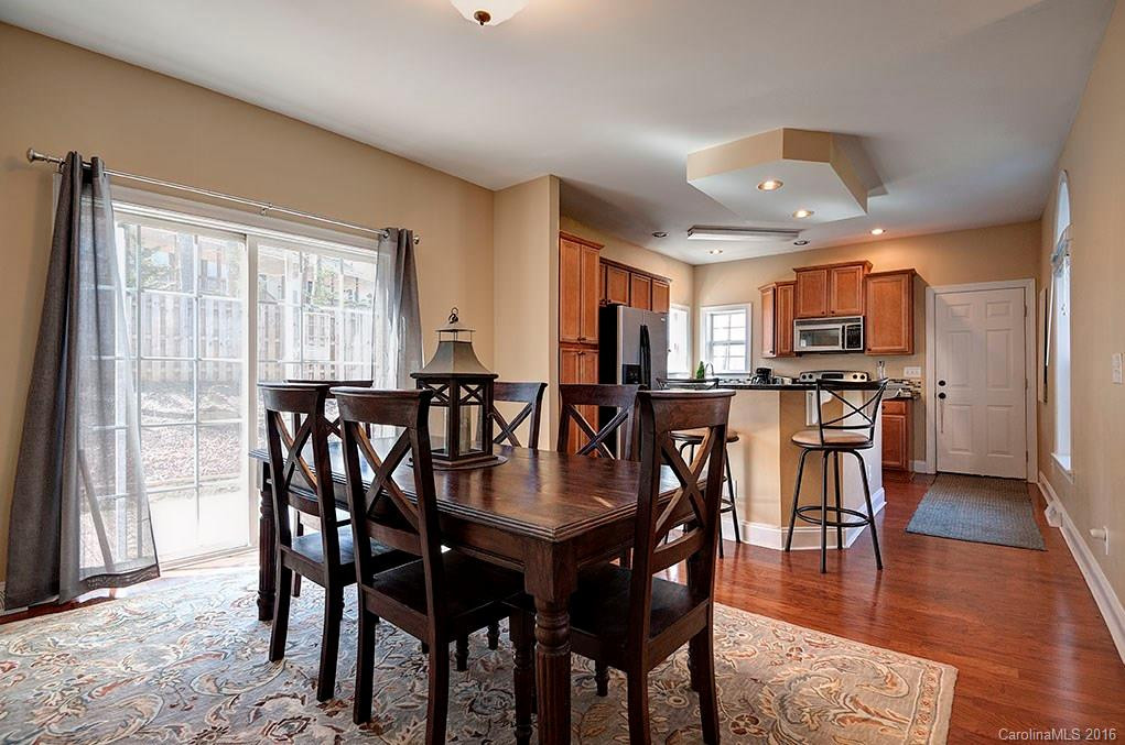 8 Surrey Green Drive - Photo 6