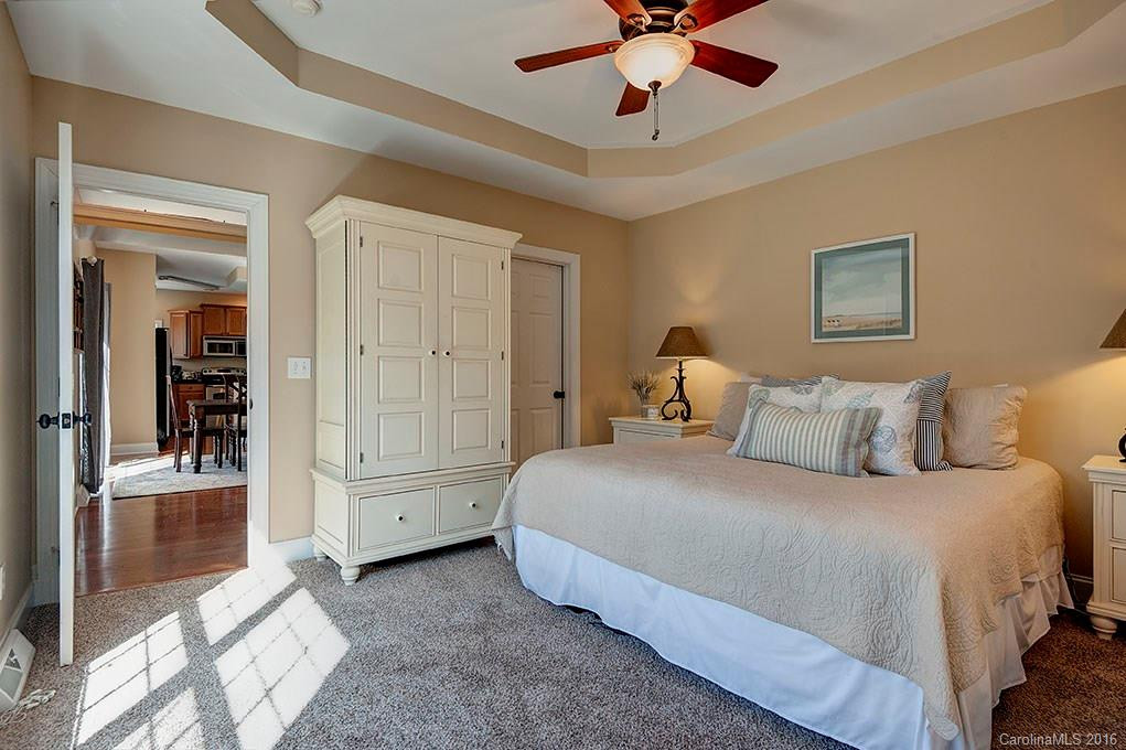 8 Surrey Green Drive - Photo 9