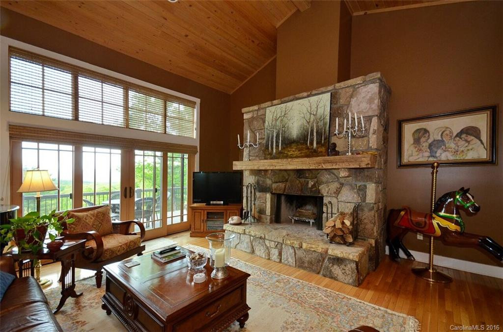 1447 Kentwood Lane - Photo 3