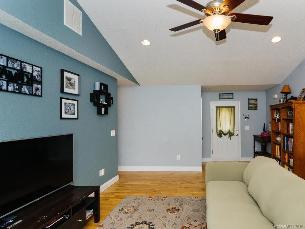 157 Scarlett Ridge Drive - Photo 6