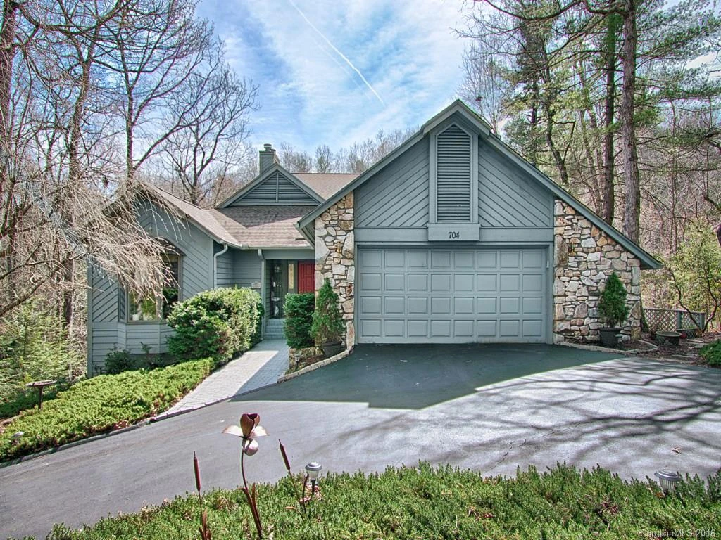 704 Kenmure Drive