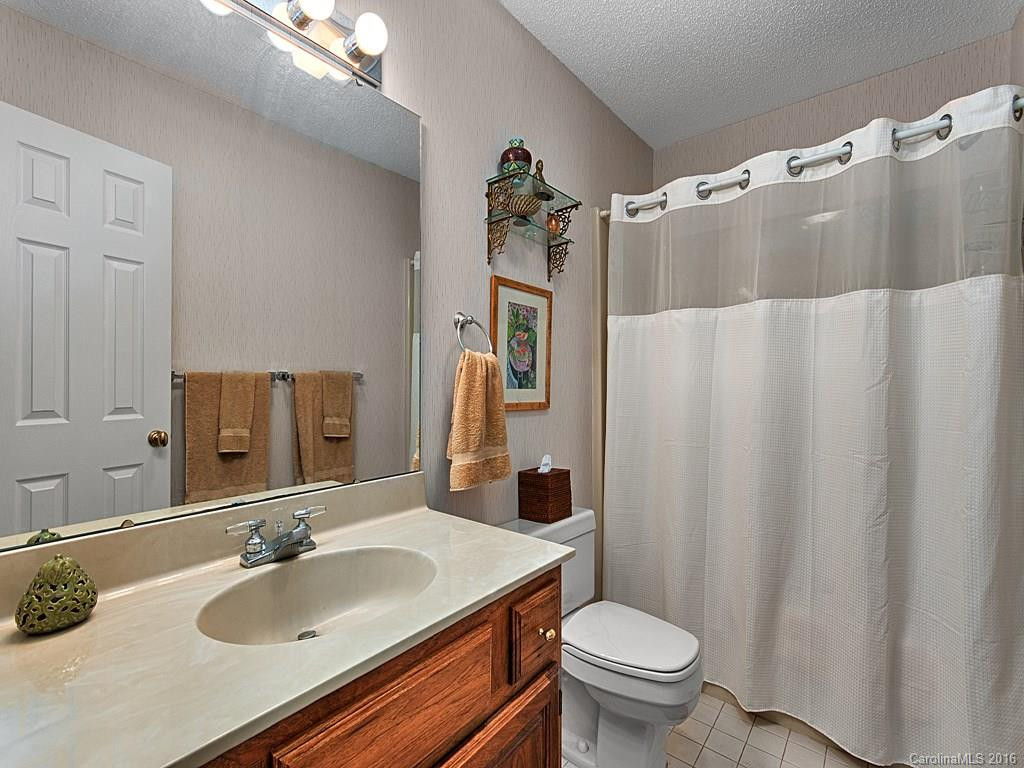 704 Kenmure Drive - Photo 14
