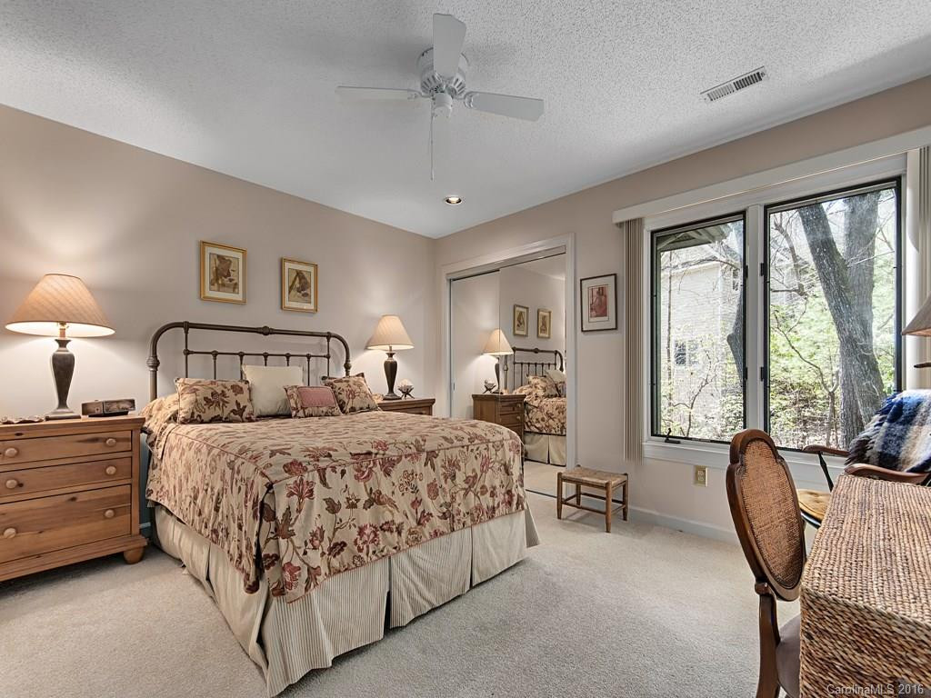 704 Kenmure Drive - Photo 15
