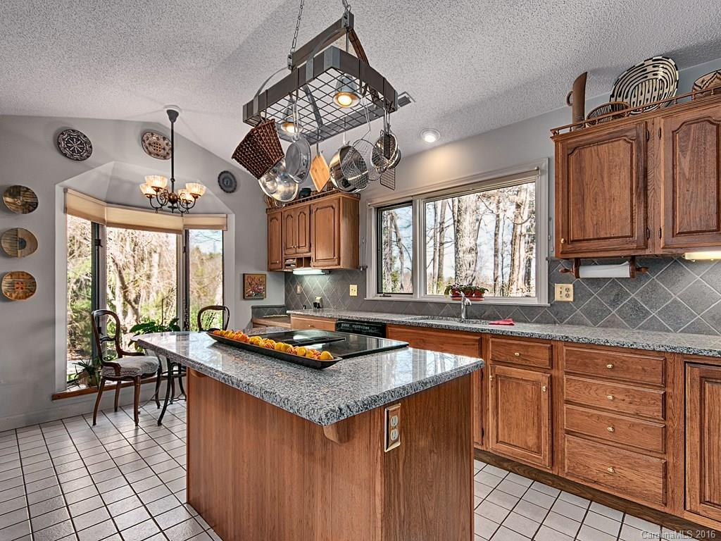704 Kenmure Drive - Photo 8