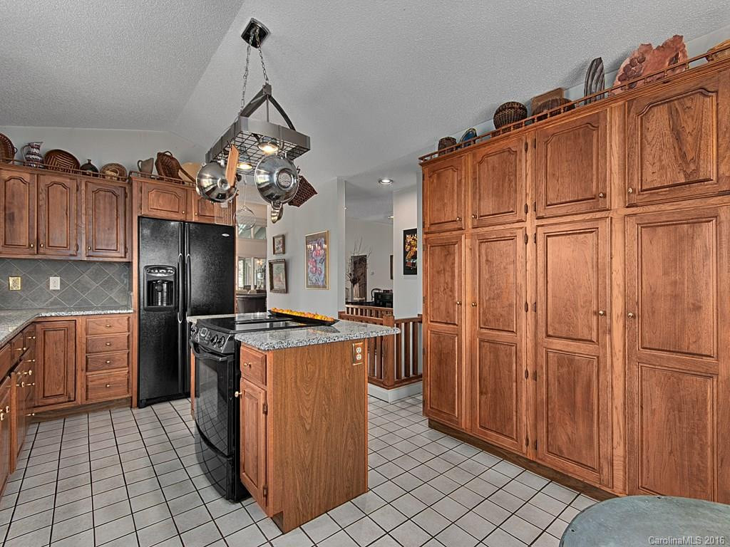 704 Kenmure Drive - Photo 9