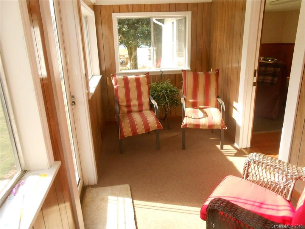 838 Oakdale Road - Photo 8
