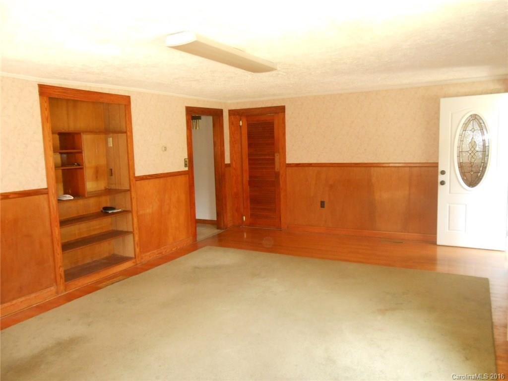 838 Oakdale Road - Photo 10