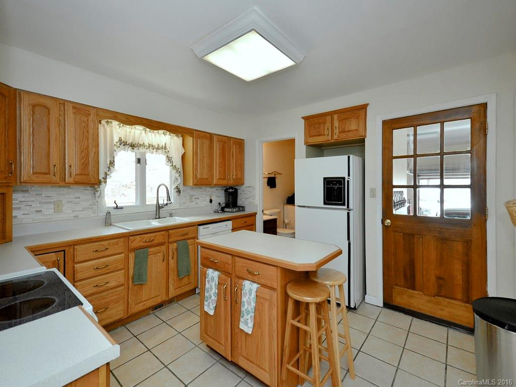 37 Nichols Hill Drive - Photo 4