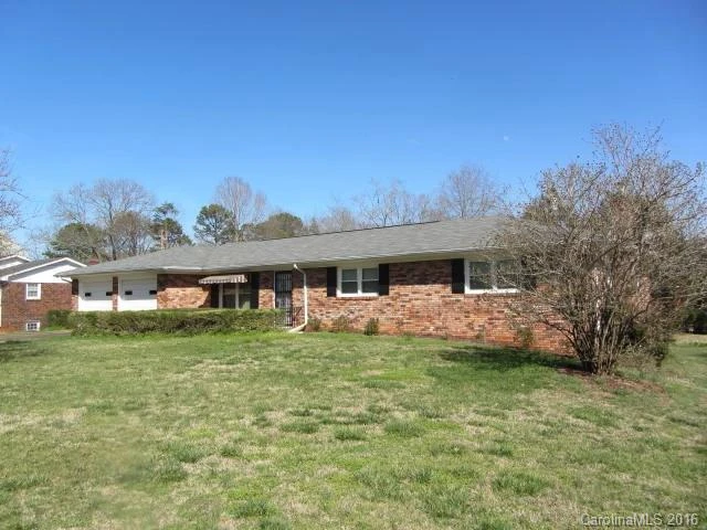 231 Lakeside Drive