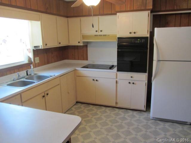 231 Lakeside Drive - Photo 2