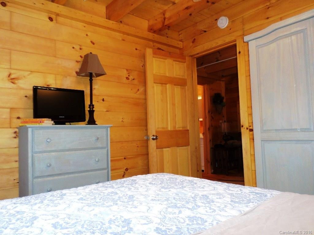 758 Autumn Drive - Photo 4