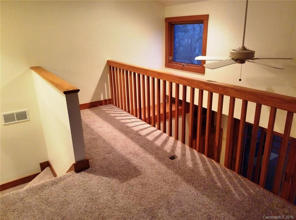 1042 Kanasgowa Drive - Photo 11