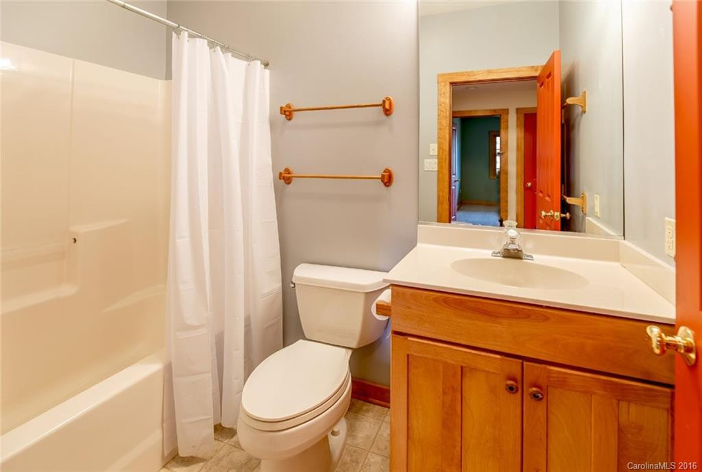 1042 Kanasgowa Drive - Photo 14