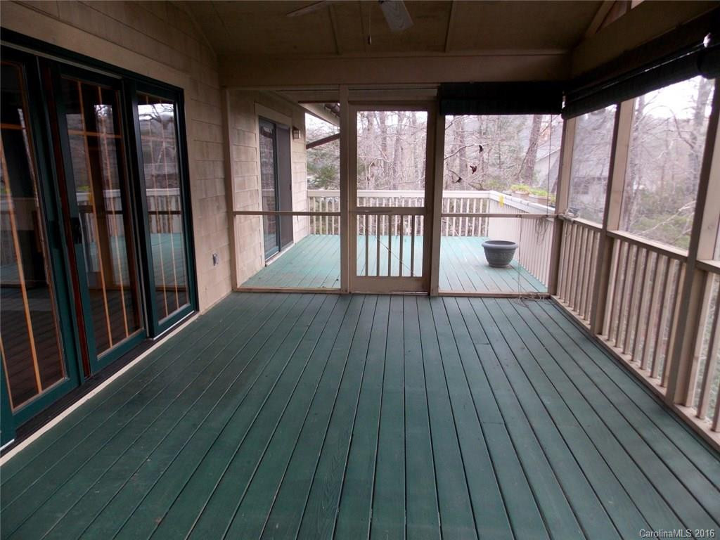 1042 Kanasgowa Drive - Photo 15