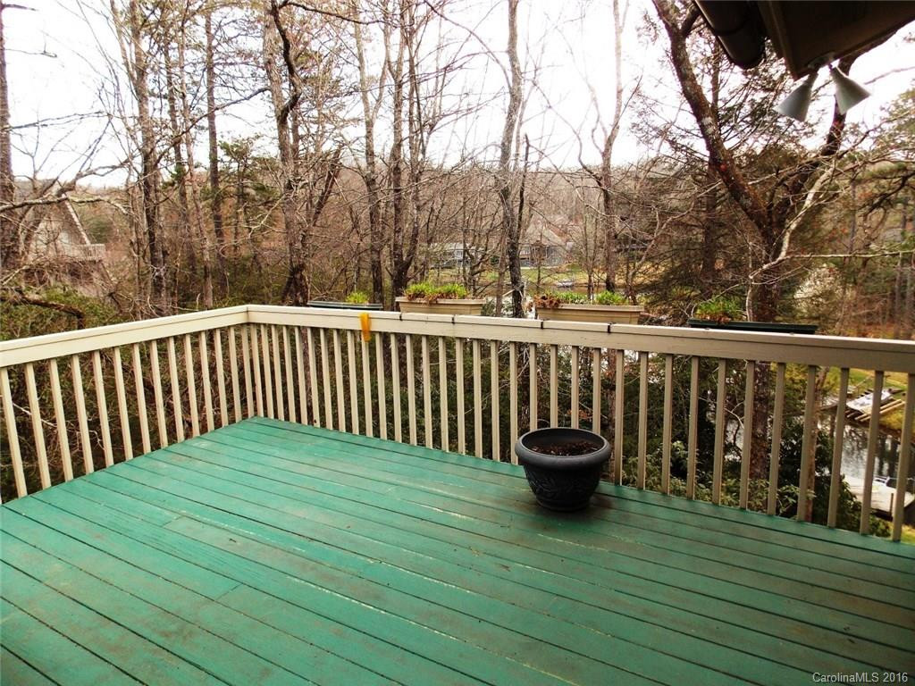 1042 Kanasgowa Drive - Photo 16