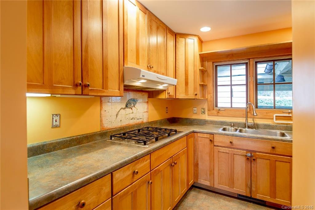 1042 Kanasgowa Drive - Photo 4